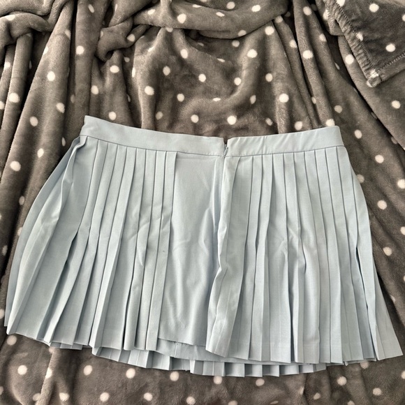 A&F Light Blue Pleated Skort - Picture 3 of 4